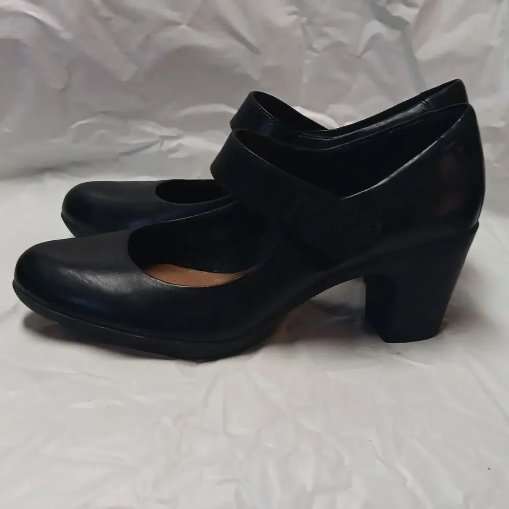 Clarks Arttisan Black Leather Heels Women's Size 9.5